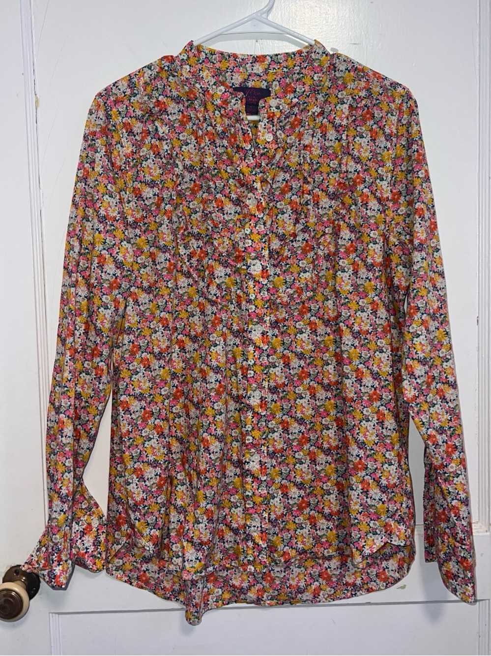 J. Crew Band Collar
Liberty Libby Floral
Ruffle Front Shirt Size L
$128